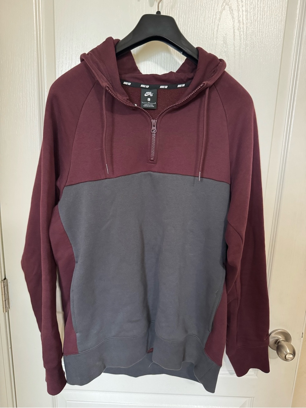 Nike SB Men’s Maroon and Gray Quarter Zip Hoodie Size Large - Picture 1 of 2